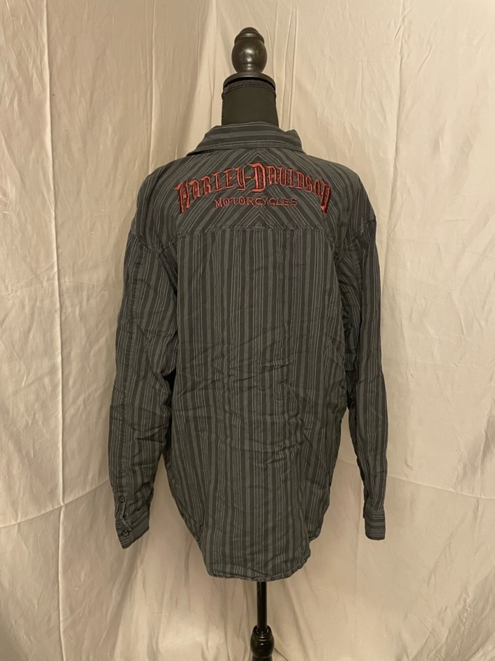 Harley-Davidson Vintage Y2K 2007 Black and Gray Striped Casual Button-Down Shirt